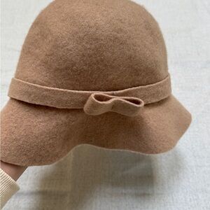 Zara Tan Wool Hat with Bow